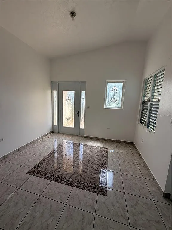 3 bed, 13.0 bath, 1700 sqft, $1,500 — Photo 3