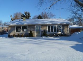 157 Madera Cir, Carpentersville, IL 60110