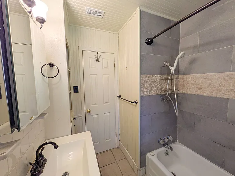 9225 Shepherd Dr — Photo 12