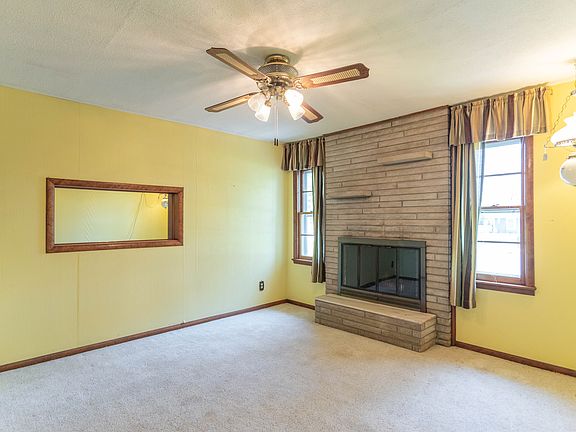5th image of 2888 Woodside Dr