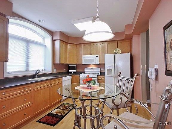 3rd image of 365 Graceland Ave #606A