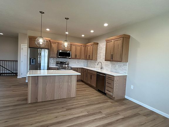3rd image of 1503 E 64th St