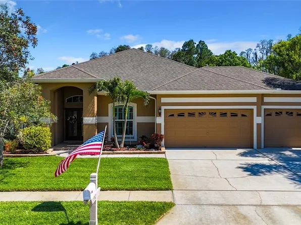 1352 Highwood Pl, Zephyrhills, FL 33543