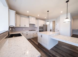 3849 Thrush St, Shakopee, MN 55379