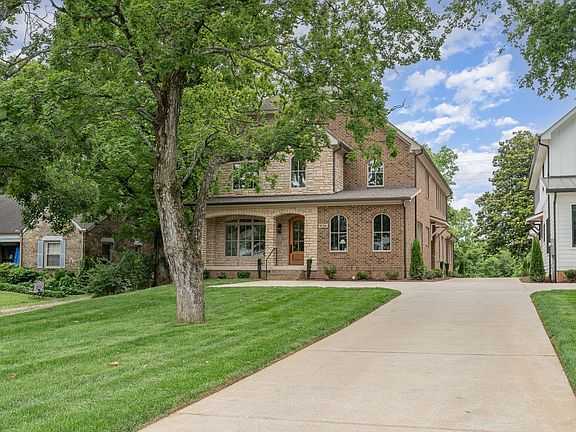 2nd image of 909A Gale Ln