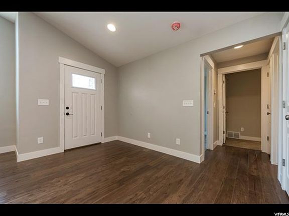 4th image of 1827 E Moor Dale Ln