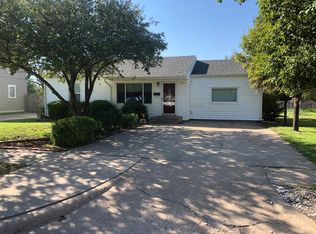 514 W 21st St, Hays, KS 67601