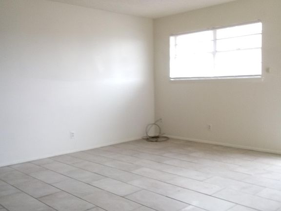 3rd image of 3605 Sheridan St APT C