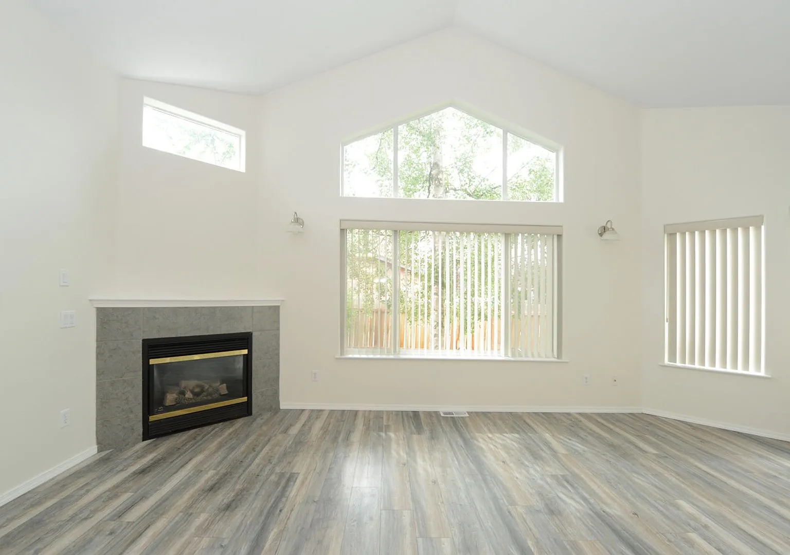 264 Dailey Avenue — Photo 4