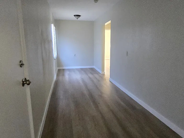 865 W 84th St — Photo 5