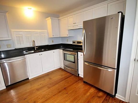 Granite stainless kitchen, 1st floor