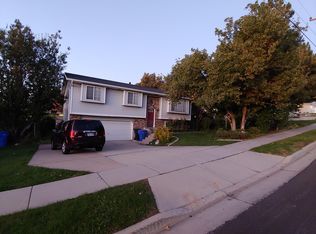 137 E Glovers Ln, Farmington, UT 84025