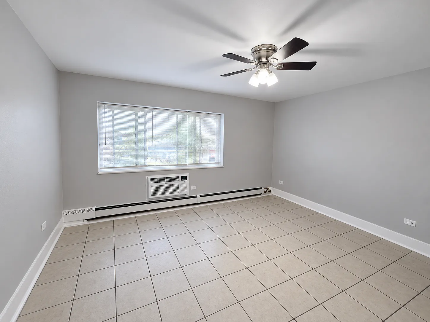 Studio, 350 sqft, $1,195 — Photo 3