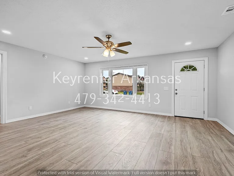 305 S Little Ave — Photo 8
