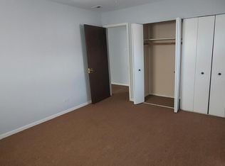 4042 Charleston Rd APT 2E, Matteson, IL 60443