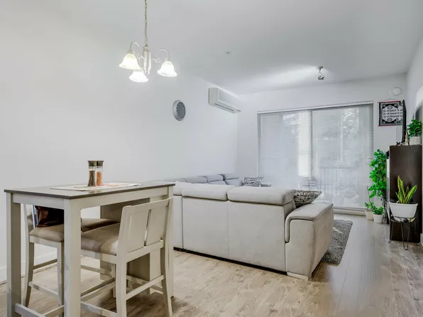 6688 120th St #214, Surrey, BC V3W 1T8