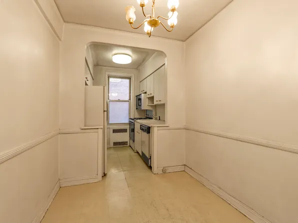 76-12 35th Avenue image 15 of 21