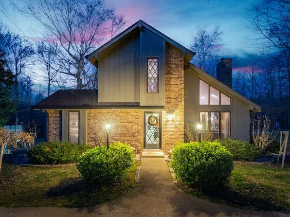 1149 Whispering Heights Dr, Clarksville, TN 37043