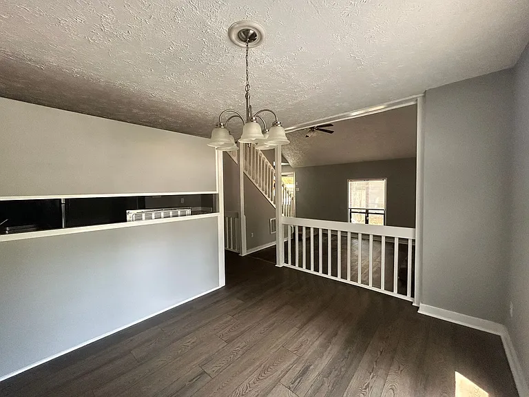 6466 Kelmscot Ct — Photo 11