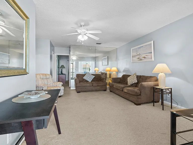 2100 NE 38th St #243 — Photo 30