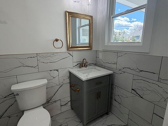 5th image of 459 Washington Ave