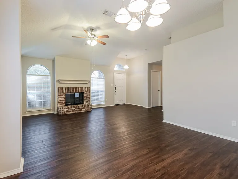 2824 Bent Brook Dr — Photo 7