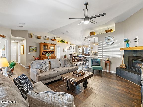 2nd image of 3251 Marigold Dr