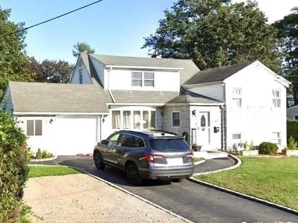 1461 Peters Boulevard, Bay Shore, NY 11706