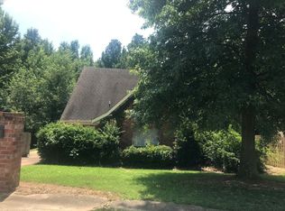 1209 Golf Course Dr, Jonesboro, AR 72404