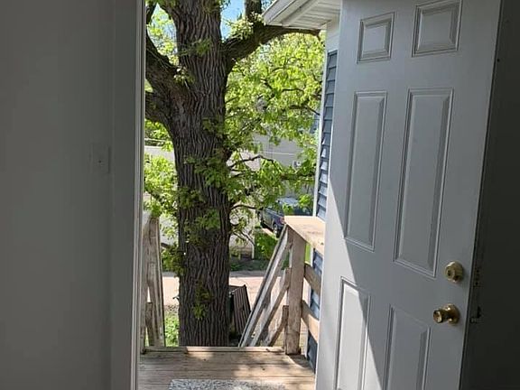 Private back entrance to unit.
