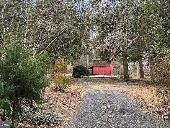 2nd image of 1546 Shipsview Rd