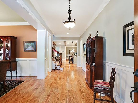 4th image of 21 Whitlock Dr