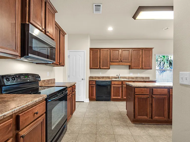 6776 Cotter Dr — Photo 12