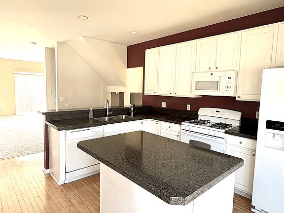 3rd image of 458 Cherry Orchard Rd