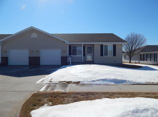 904 Heather Ln, Norfolk, NE 68701