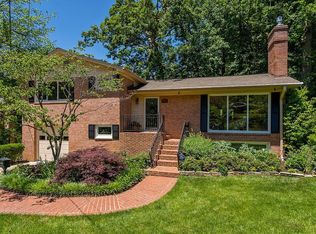 9214 Glenbrook Rd, Fairfax, VA 22031