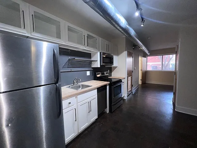 Building Photo - 201 N 19th St #104