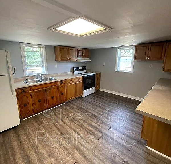 1209 Hilltop Dr NE — Photo 7