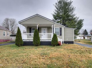 1004 Dejarnette St, Elizabethton, TN 37643