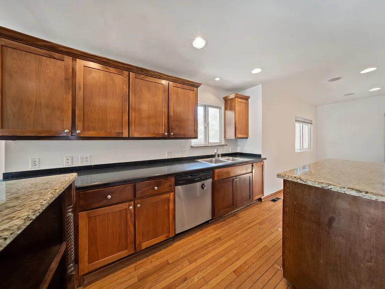 4203 Sunset Dr — Photo 7