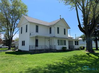 1002 Mourning Dove Ln, Bowling Green, OH 43402