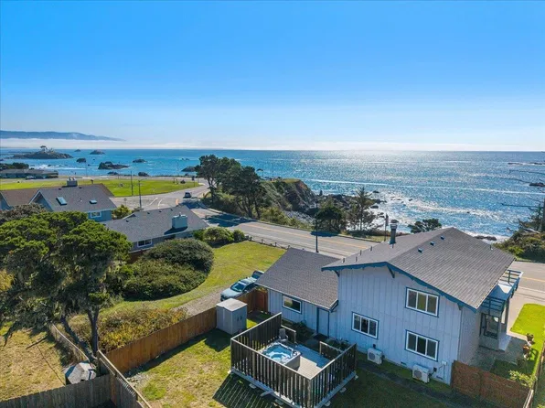 1015 S Pebble Beach Dr, Crescent City, CA 95531
