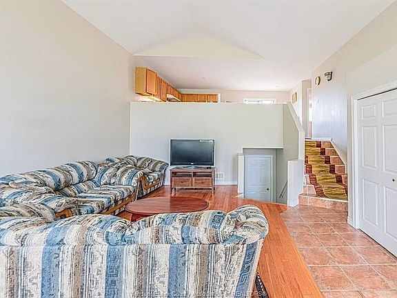5th image of 1328 Imperial Cres
