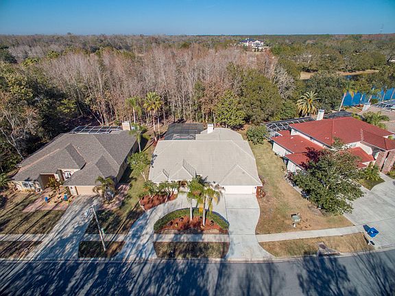 3rd image of 329 Waterford Cir E