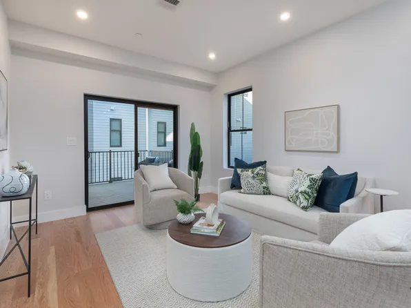 148 Falcon St #3, Boston, MA 02128