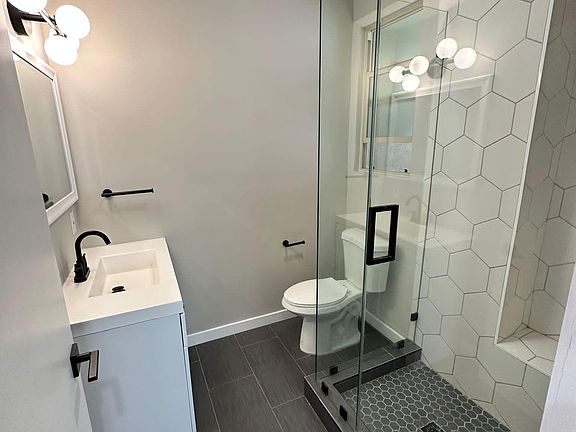 4th image of 5515 W 6th St #5517