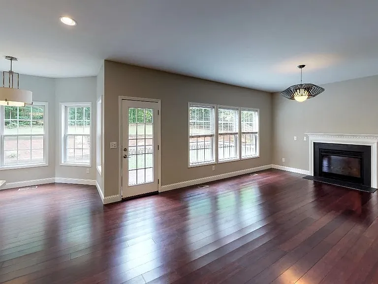 425 New Parkside Dr — Photo 15