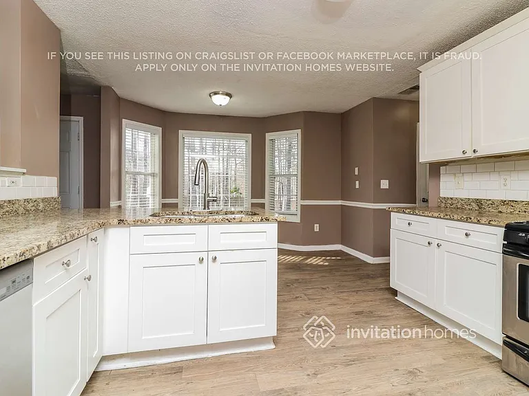 4028 Saint George Walk SW — Photo 11
