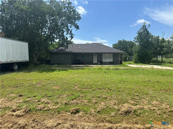 251 Hedges St, Bloomington, TX 77951