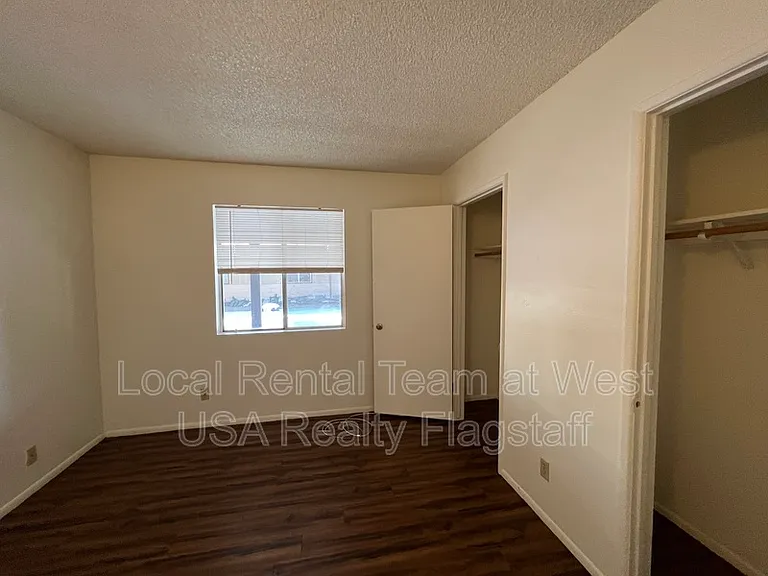 2219 E Dortha Ave #3 — Photo 8